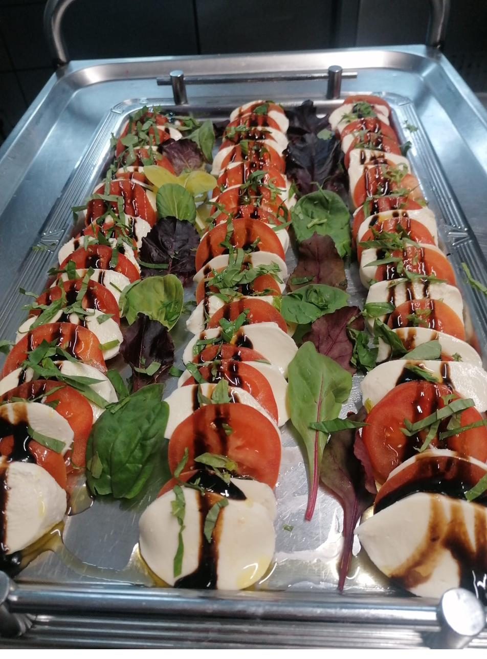 Hochzeitsbuffet – Caprese-Variationen und kalte Platten